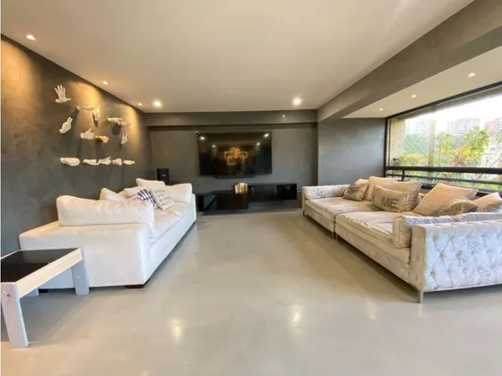 En Venta Apto. 174m2 En Colinas De Valle Arriba 3h+s/2.5b+s/3pe