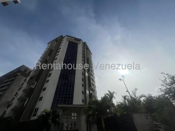 Julian Galindez Vende Apartamento En Triangulo Del Este Barquisimeto #25-23779