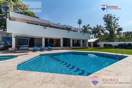 Venta  De Residencia En La Col. Palmira, Cuernavaca, Morelosclave 3896
