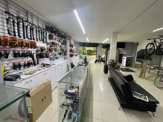 Se Arrienda Local Comercial En El Sector De Envigado
