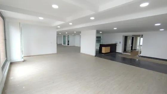Oficina En Arriendo 927m La Porciuncula