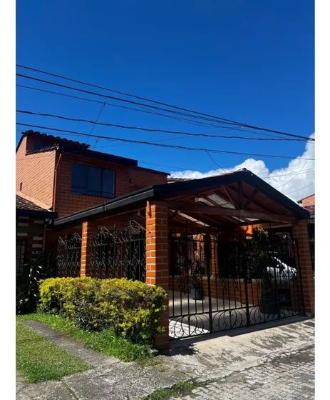 Casa En Venta Sector Los Colegios, Rionegro 