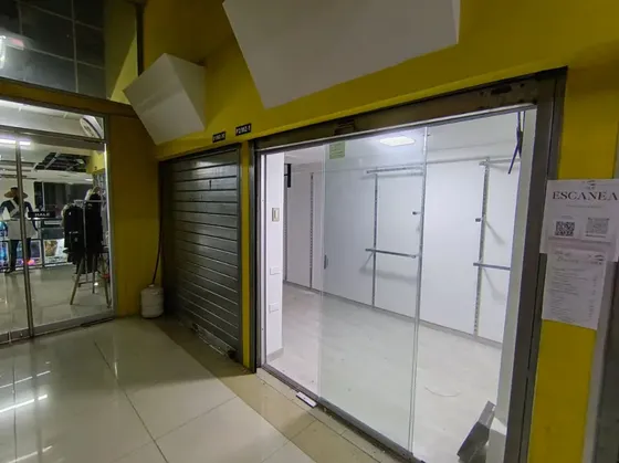 Vendo Local En San Diego Findesiglo Gran Bazar Planta Alta Remodelado. Rg.