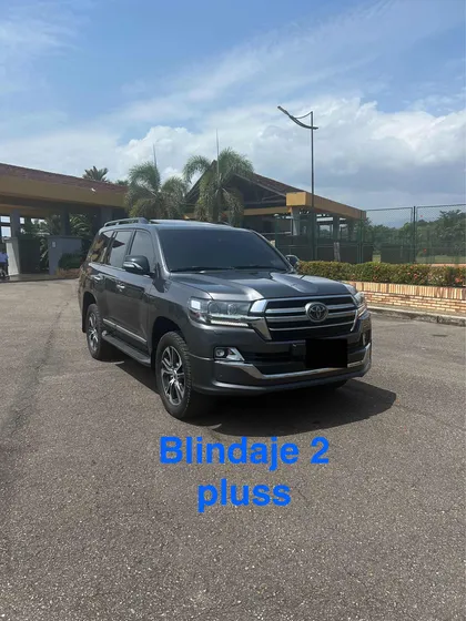 Toyota Land Cruiser Executive Lounge