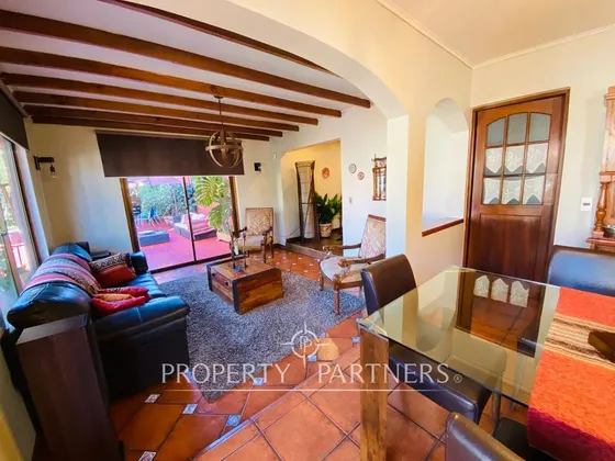 Santa Cruz, Casa En Exclusivo Sector Residencial