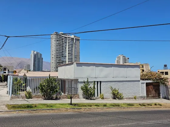 Se Vende Casa En Psje Salitrera Dalmacia.