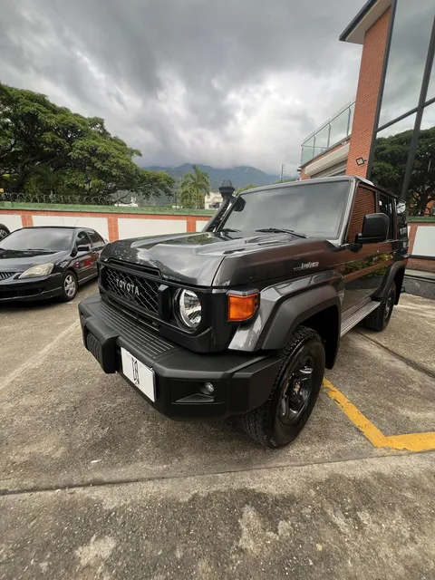 Toyota Land Cruiser 76 40th Aniversario Serie 70