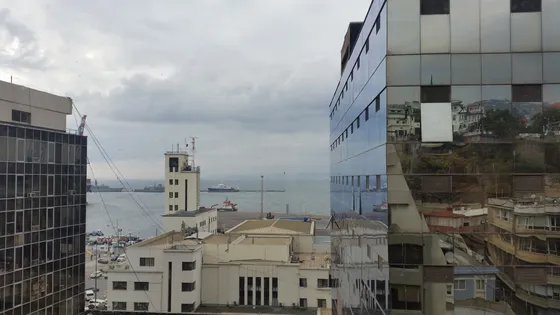 Gran Oficina Valparaíso, Pasos Plaza Sotomayor