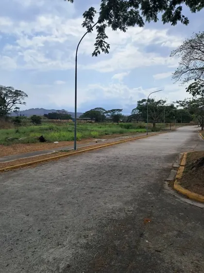 Terreno Con Zonificacion Comercial En Venta En San Diego Carabobo Im 2335