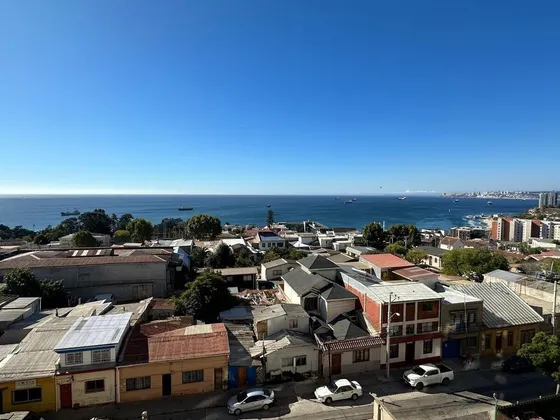 Arriendo Amplio Departamento En Valparaíso Placeres