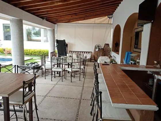 Casa Sola Con Céntrica Ubicación