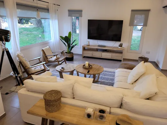 Luminosa Y Moderna Casa En Cariló Para Vacacionar
