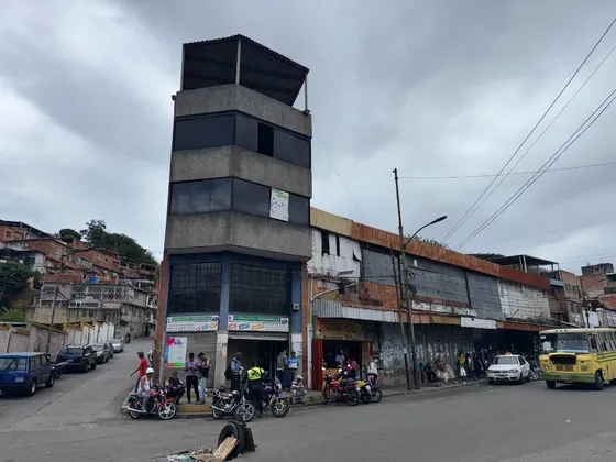 Local Comercial De ~206,25 M2 - Calle Comercio Con Calle Barrio Las Palmas, Guarenas
