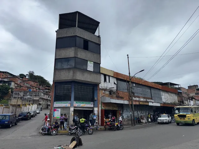 Local Comercial De ~206,25 M2 - Calle Comercio Con Calle Barrio Las Palmas, Guarenas