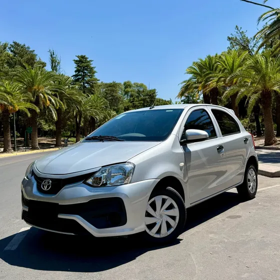 Toyota Etios Toyota Etios 1.5 5ptas X 6mt (l18)