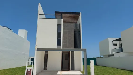 Alta Plusvalía - Casa  En Venta En Poligono Sur De Cancun