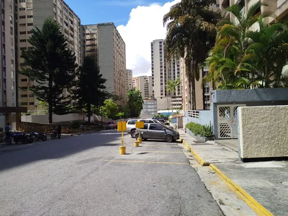En Venta Apto. Ph Duplex 281.30 Mtrs En La Urb. El Cigarral