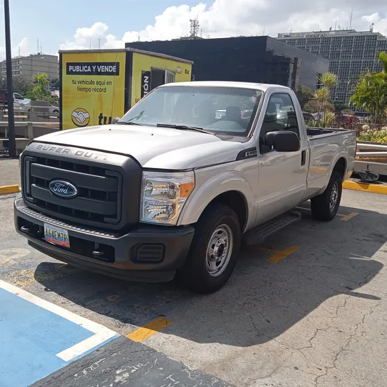 Ford F-250 Super Duty- Automática