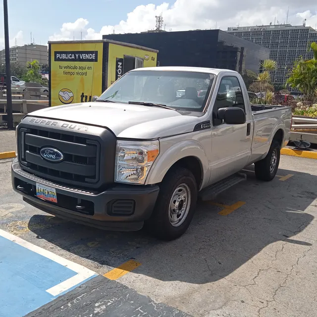 Ford F-250 Super Duty- Automática