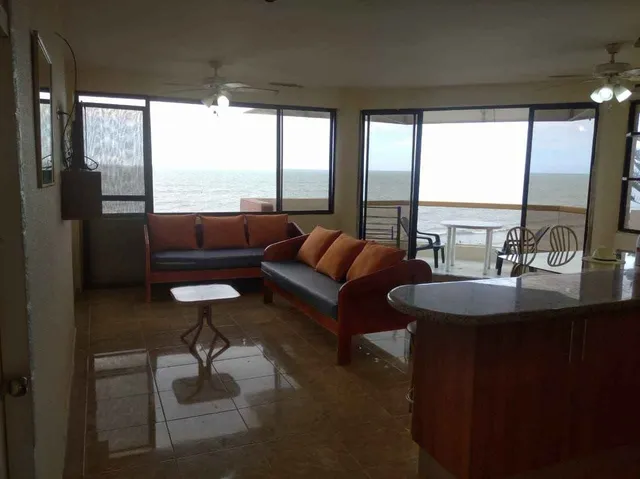 Alquiler Departamento Tonsupa Esmeraldas  Frente Al Mar Resort Playa Almendro 110 $