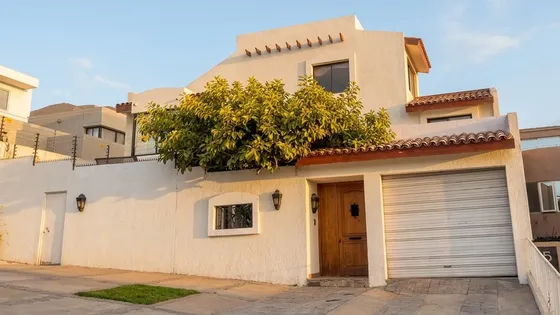 Exclusiva Propiedad Residencial, Ideal Para Familias Grandes