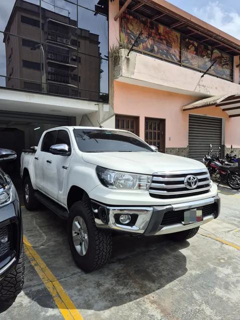 Toyota Hilux 2.7