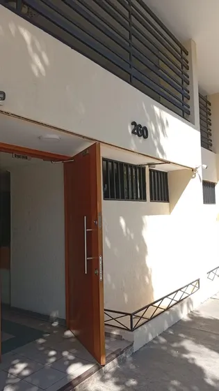 Almirante Latorre 260, Santiago