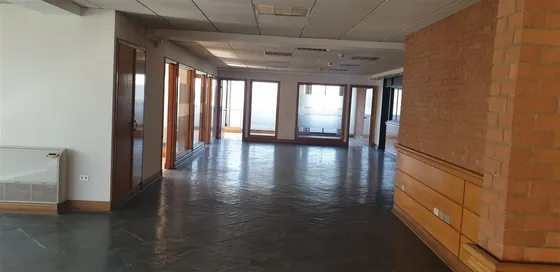 Oficina Amplia De Excelentes Terminacione Arriendo En Talca