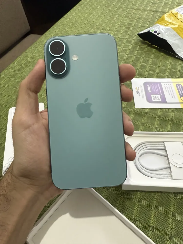Apple iPhone 16 (128 GB) - Preto - Distribuidor Autorizado