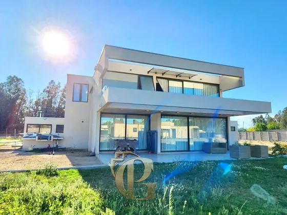 Condominio Altos De Zapallar Casa Con Piscina