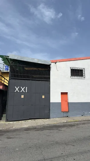 Alquiler Galpon 290 M2 De Terreno En El Pedregal (la Castellana)