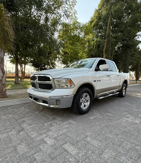 Dodge Ram 2500 5.7 Pickup Crew Cab Slt 4x2 Mt