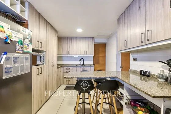 Estoril, Casa De 3 Pisos Con Excelente Conectivida...