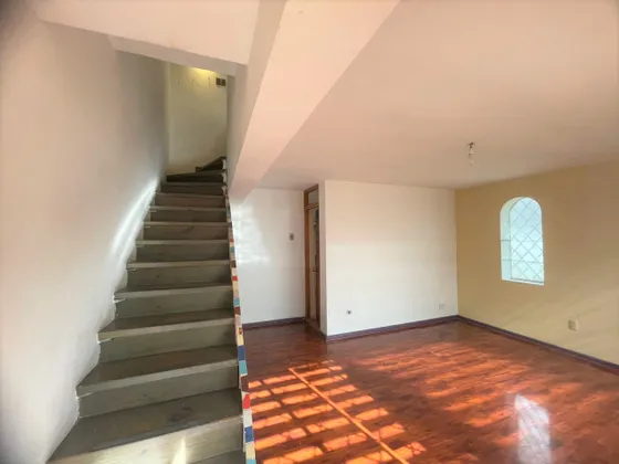 Casa En Venta De 3 Dorm. En Ñuñoa