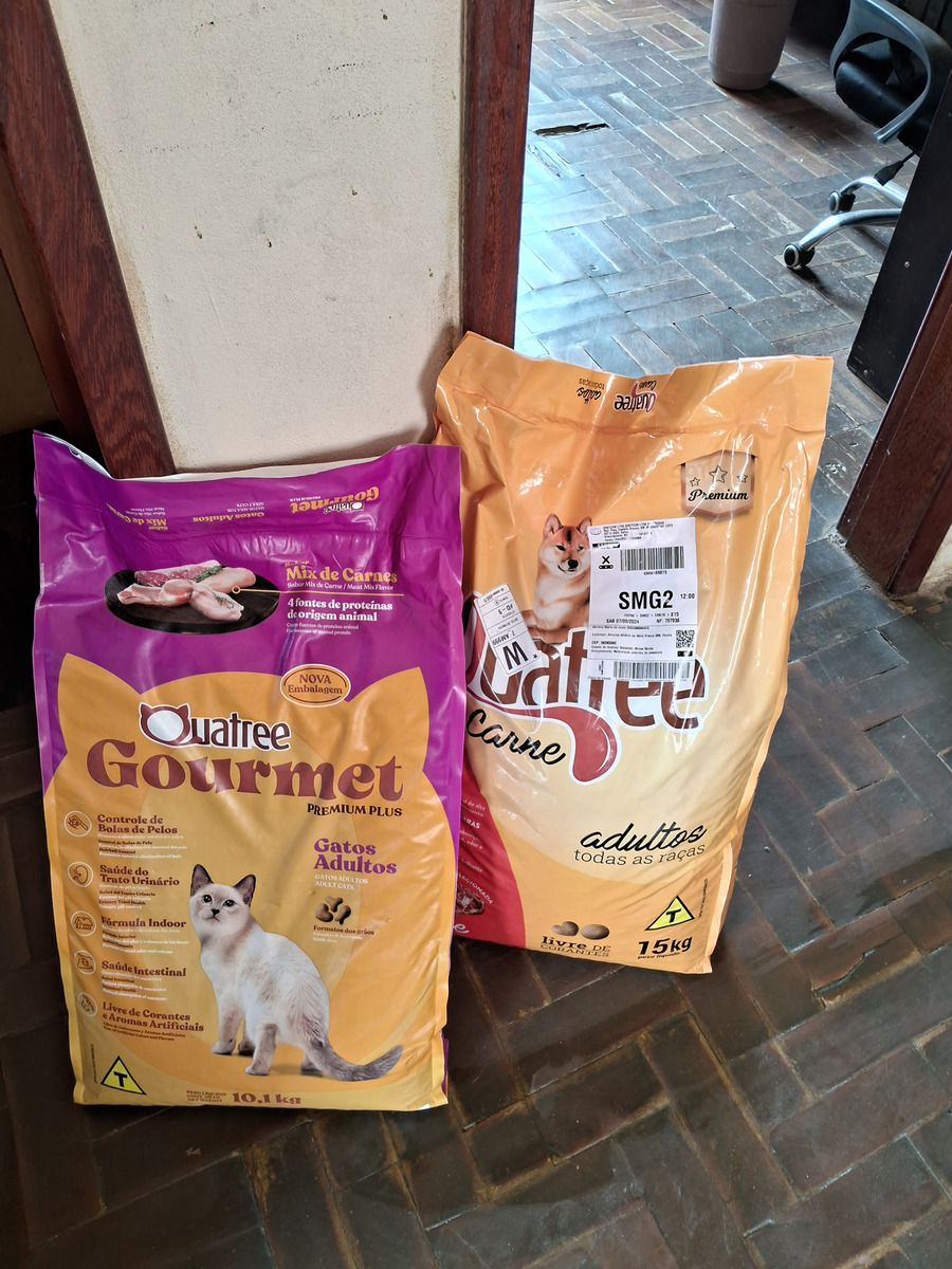 Ração Gatos Adultos Quatree Gourmet Mix De Carnes 10kg