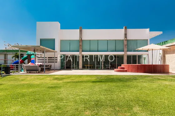 Espectacular Casa En Fraccionamiento Cocoyoc!
