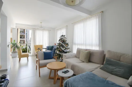 Departamento En Venta - 2 Dormitorios 2 Baños - Cochera - 75mts2 - Lomas De Zamora