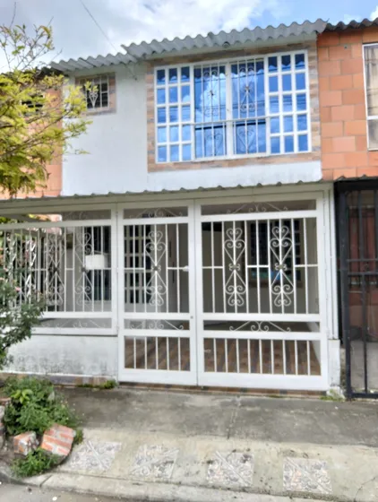 Vendo Bonita Casa Almendros De La Italia Palmira 