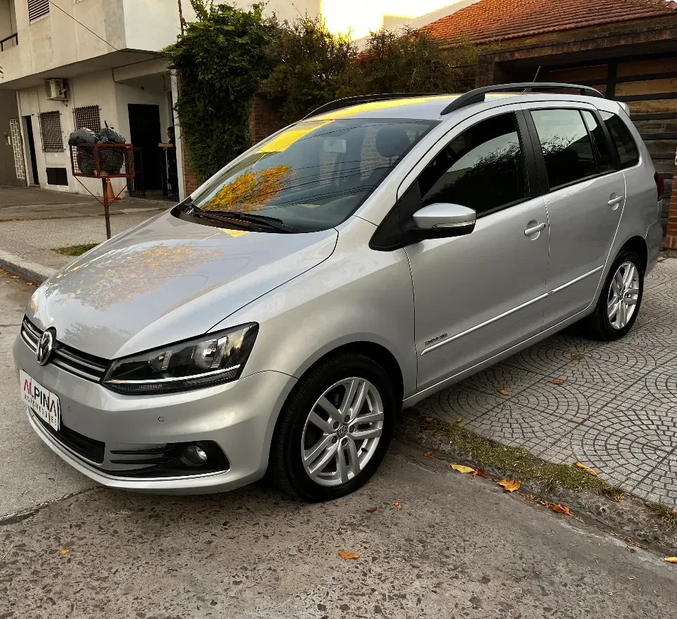 Volkswagen Suran 1.6 Imotion Highline 110cv