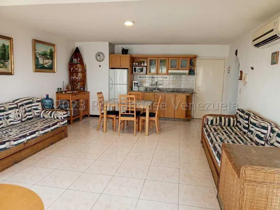Sm Apartamento En Venta Playa Grande 24-7861 Yf