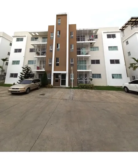 Apartamento En Venta En 1er Nivel Con Terraza Y Cuarto De Servicio Wpa120