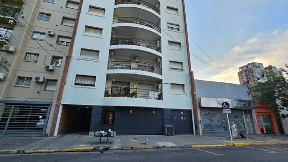 Departamento De 2 Ambientes Con Cochera  - Morón 