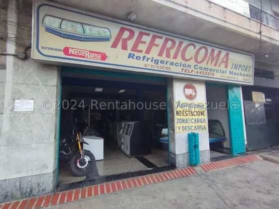Raiza Suarez Vende Excelente Local Comercial En El Centro-oeste De Barquisimeto,- 2 4 2 4 5 3 2-,  Amplio, Zona Transitada Plena Avenida, Oficinas, Baños, Aires Acondicionados, Santamaria Y Mas...!!! 