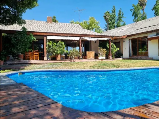 Casa En Las Condes/ San Carlos De Apoquindo