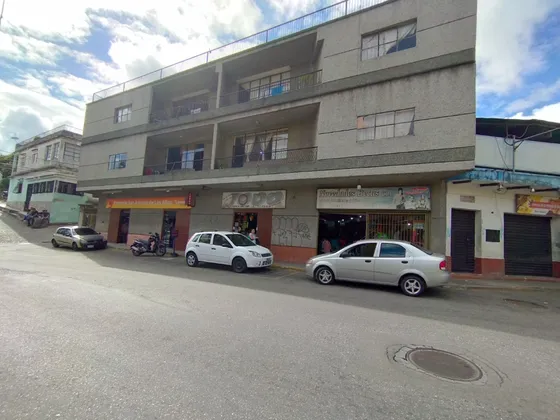 Best House Vende Fondo De Comercio Y Traspasa Local Comercial Ubicado En El Pueblo De San Antonio De Los Altos