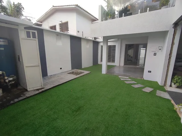 Lm Vende Casa En La Urb. La Trigaleña, Valencia.