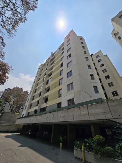 Vendo Lindo Apartamento Remodelado En El Paraiso 
