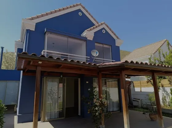 Se Vende Amplia Y Cómoda Casa En Sector Residencial 