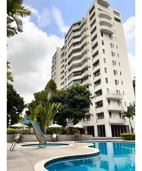 Vendo Apartamento 261m2 La Florida 1704