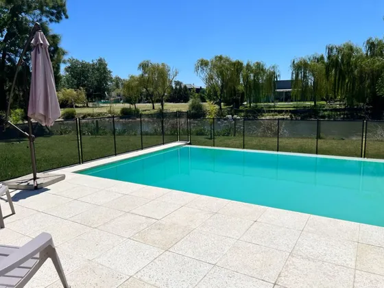 Venta Casa 4 Dormitorios San Eliseo Con Cochera